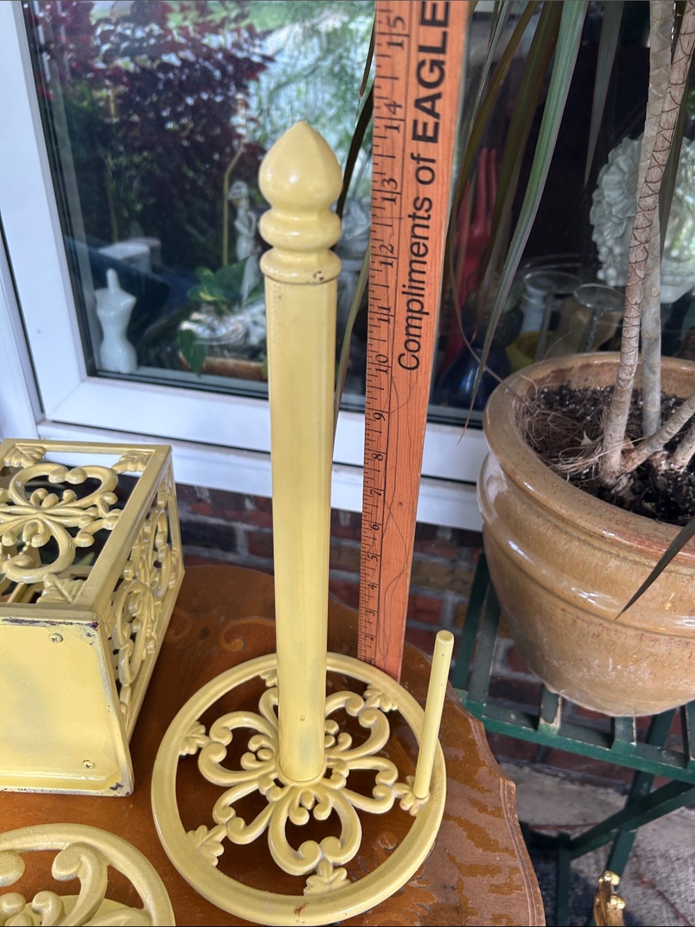 Yellow Cast Iron Kitchen Set - Picture 15 of 16